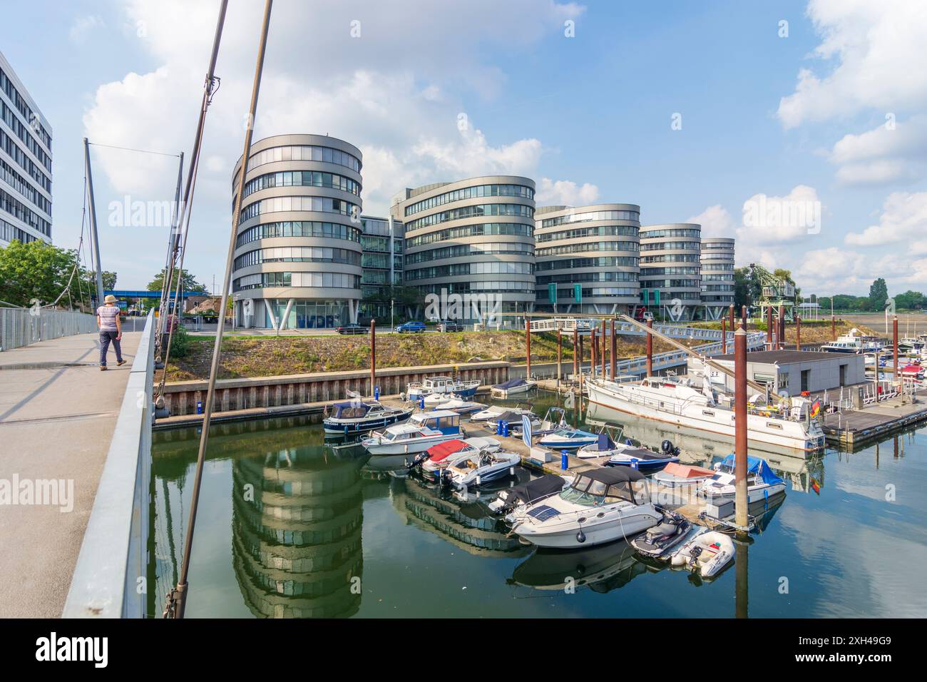 Duisburg: hafen Innenhafen, Yachthafen, Boote im Ruhrgebiet, Nordrhein-Westfalen, Nordrhein-Westfalen, Deutschland Stockfoto