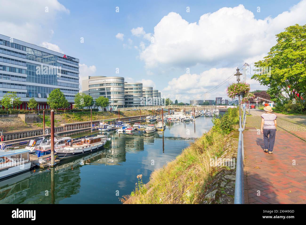 Duisburg: hafen Innenhafen, Yachthafen, Boote im Ruhrgebiet, Nordrhein-Westfalen, Nordrhein-Westfalen, Deutschland Stockfoto
