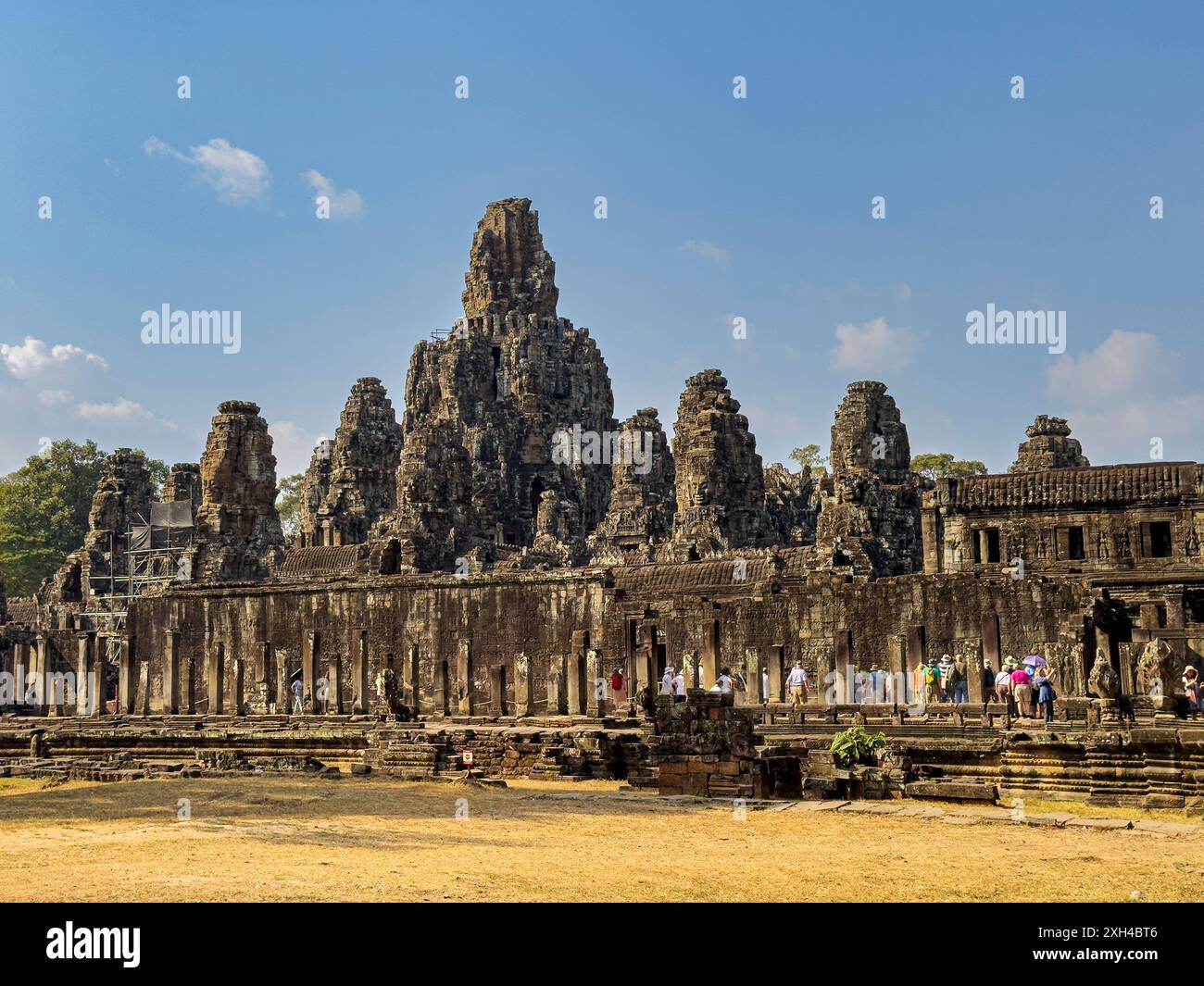 Bayon, der staatliche Tempel des Königs Jayavarman VII. Aus dem späten 12. Jahrhundert, der mitten in Angkor Thom in Kambodscha steht. Stockfoto