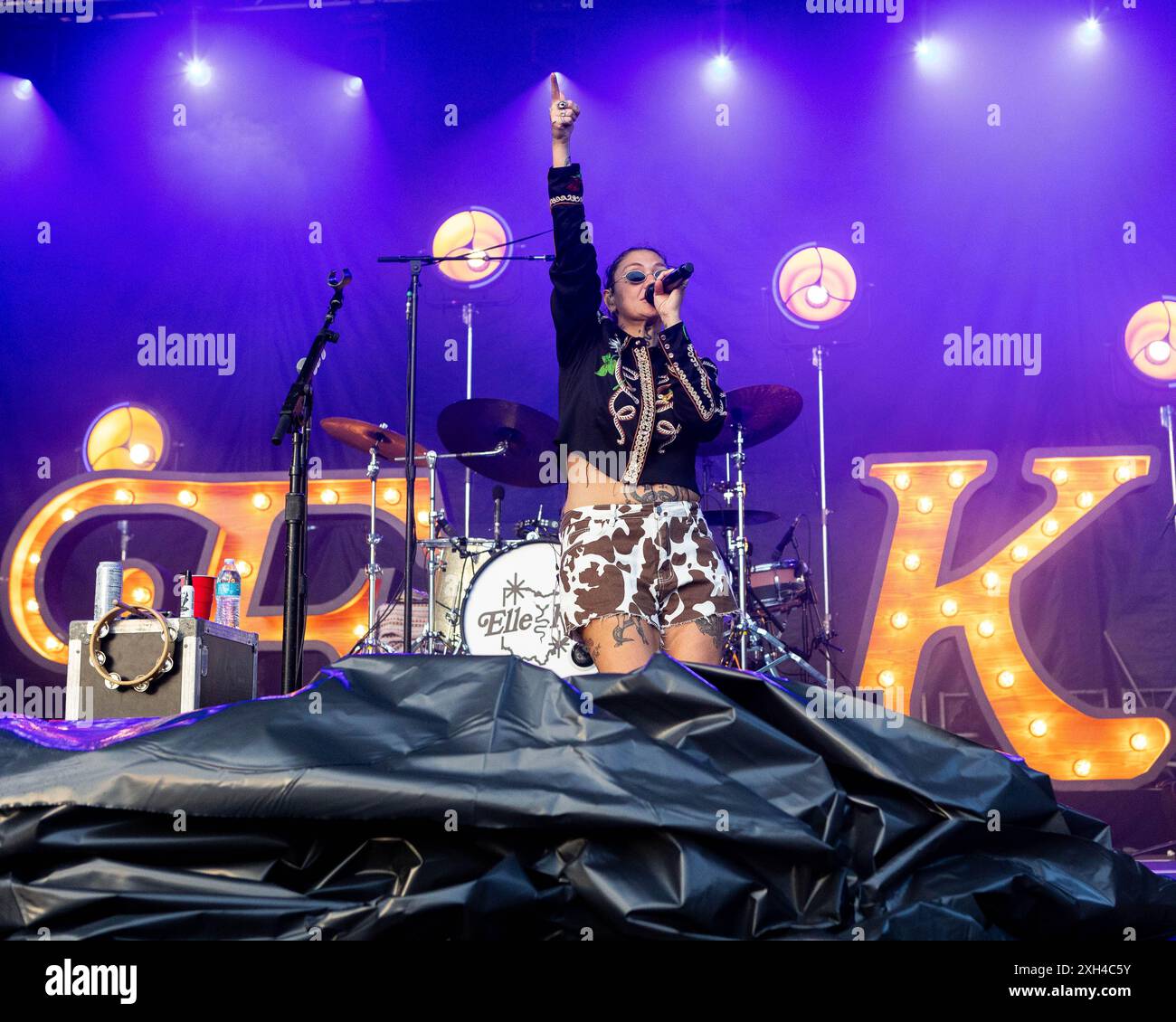 11. Juli 2024, Indianapolis, Indiana, USA: Elle King tritt am 11. Juli 2024 live im Rock the Ruins in Indianapolis auf. (Kreditbild: © Lora Olive/ZUMA Press Wire) NUR REDAKTIONELLE VERWENDUNG! Nicht für kommerzielle ZWECKE! Stockfoto