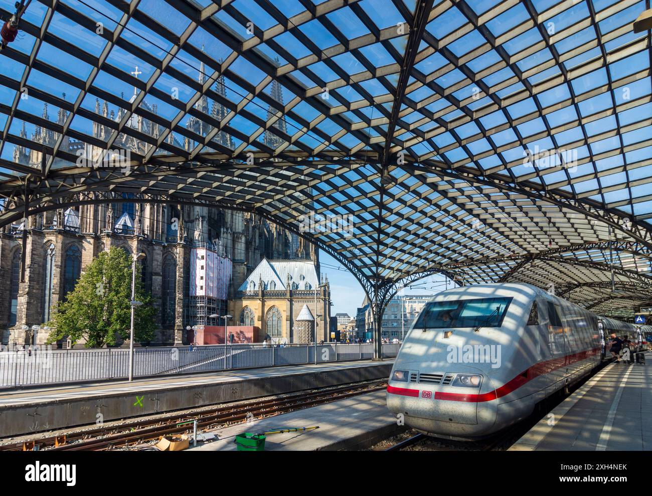 Köln, Köln: Hauptbahnhof Köln, ICE-Bahn der DB, Kölner Dom in Nordrhein-Westfalen, Deutschland Stockfoto
