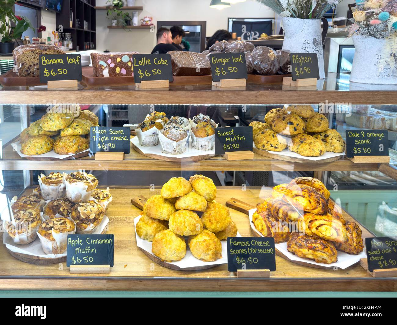 Scones und Kuchen im Café, Centaurus Road, St. Martins, Christchurch (Ōtautahi), Canterbury, Neuseeland Stockfoto