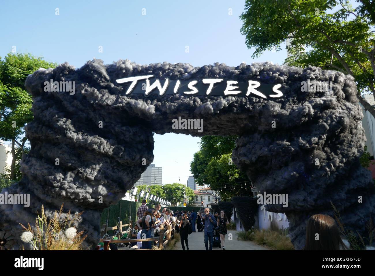Los Angeles, Kalifornien, USA 11. Juli 2024 Universal Pictures präsentiert die Premiere von Twisters im Regency Village Theatre am 11. Juli 2024 in Los Angeles, Kalifornien, USA. Foto: Barry King/Alamy Live News Stockfoto