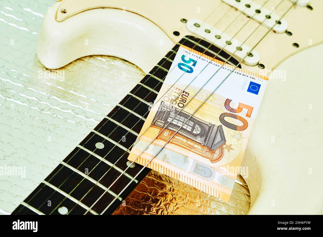 Eine Zahlung an eine professionelle Person oder eine professionelle oder öffentliche Stelle im Austausch für Beratung oder Dienstleistungen Stockfoto