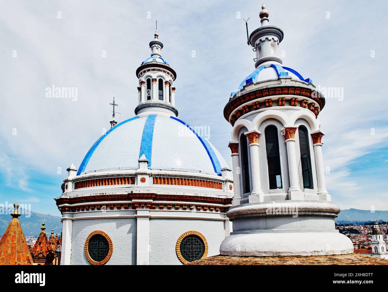 Architektonische Details der Kathedrale der Unbefleckten Empfängnis, Cuenca, Ecuador, Südamerika Stockfoto