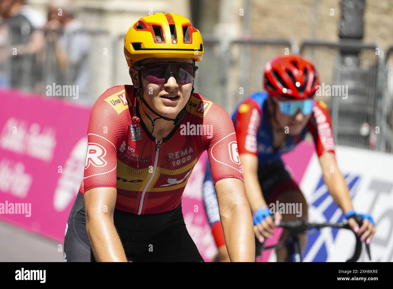Chieti - Joscelin Lowden aus Großbritannien und Team UNO-X Mobility während der 35. Giro d’Italia Women 2024, Stage 6 eine 159 km lange Etappe von San Benedetto del Tronto nach Chieti/ #UCIWWT/am 012. Juli 2024 in Chieti, Italien. Nur Redaktionelle Verwendung Stockfoto