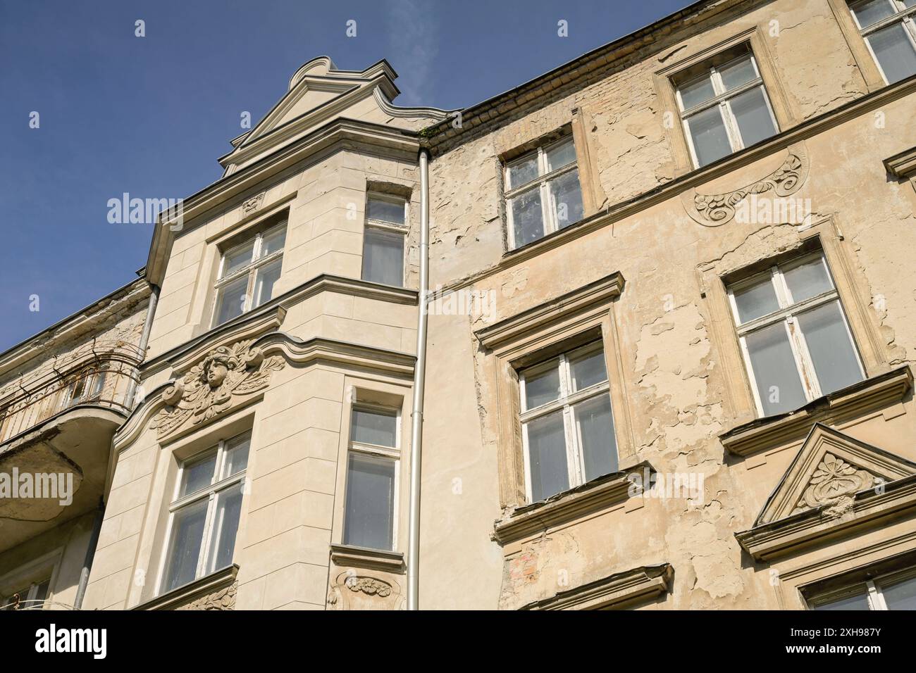 Leerstand Wohnhaus Stubenrauchstraße Ecke Odenwaldstraße, Friedenau, Berlin, Deutschland *** leeres Wohnhaus an der Ecke Stubenrauchstraße/Odenwaldstraße, Friedenau, Berlin, Deutschland Stockfoto