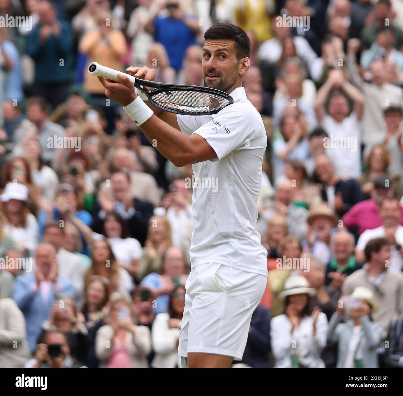 London, Großbritannien. Juli 2024. Novak Djokovic siegte in seinem Halbfinalspiel der Männer gegen Lorenzo Musetti bei den Wimbledon Championships 2024 in London am Freitag, den 12. Juli 2024. Foto: Hugo Philpott/UPI Credit: UPI/Alamy Live News Stockfoto