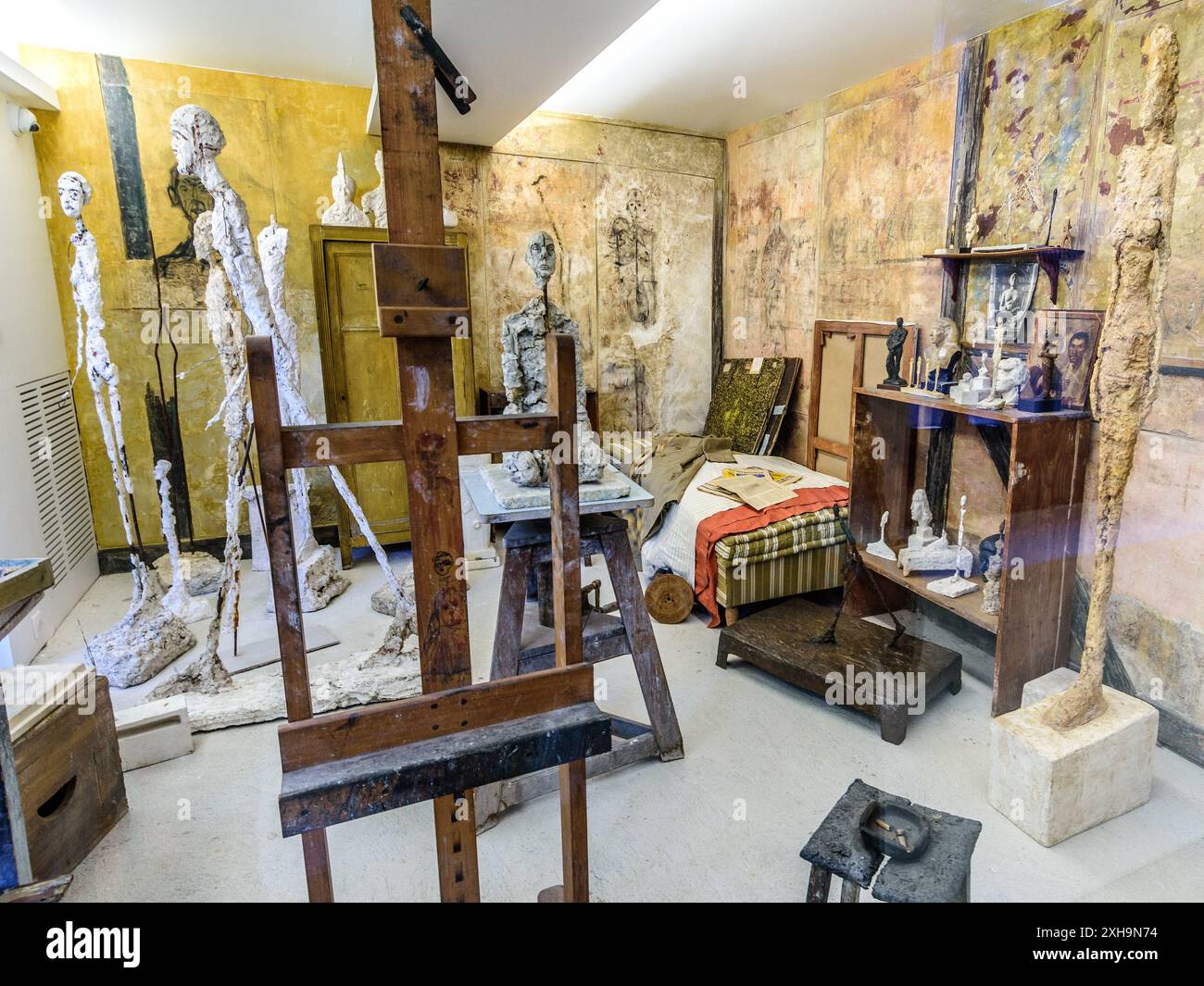 Nachgebildete Atelieranlage von Alberto Giacometti im Institut Giacometti Museum in der Rue Victor Schoelcher, Paris 75014, Frankreich. Stockfoto