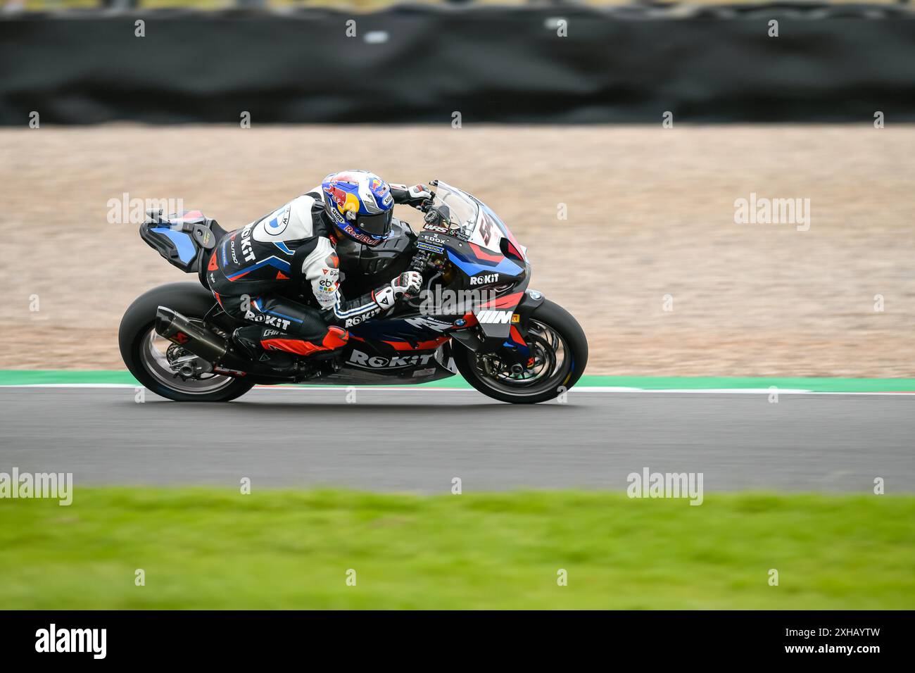 12. Juli 2024: Donnington Park Race Track, Derbyshire. Superbike-Weltmeisterschaft. Bildunterschrift: TOPRAK RAZGATLIOGLU (ROKIT BMW MOTORRAD WORLDSBK TEAM) Bild: Mark Dunn/Alamy Live News Stockfoto