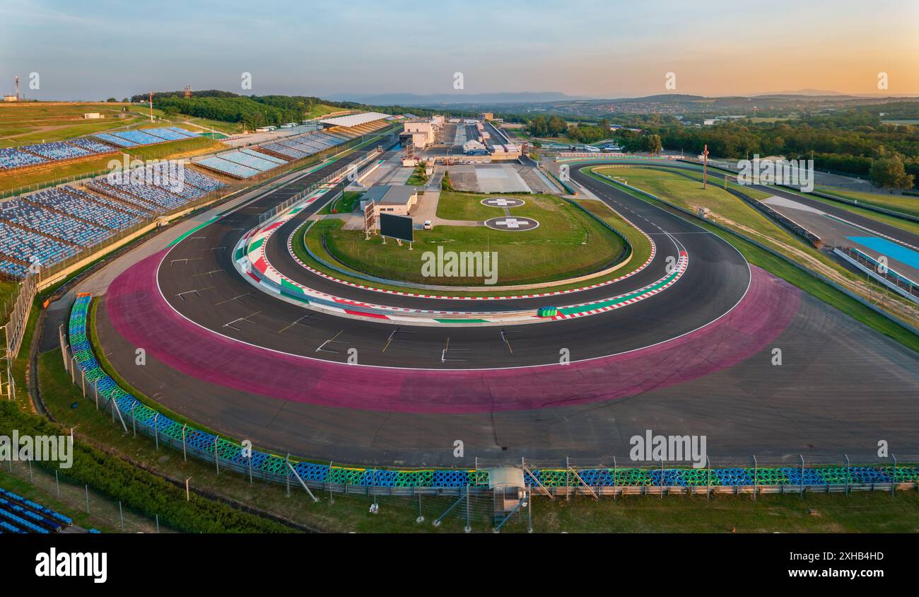 Mogyoród, Ungarn - aus der Vogelperspektive auf die berühmte ungarische Formel-1-Rennstrecke. Stockfoto