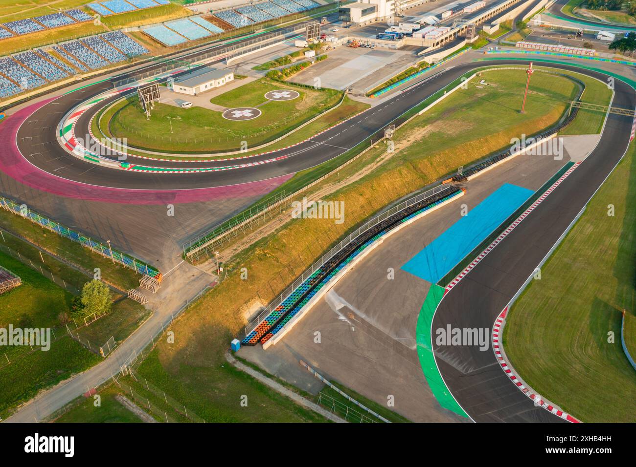 Mogyoród, Ungarn - aus der Vogelperspektive auf die berühmte ungarische Formel-1-Rennstrecke. Stockfoto