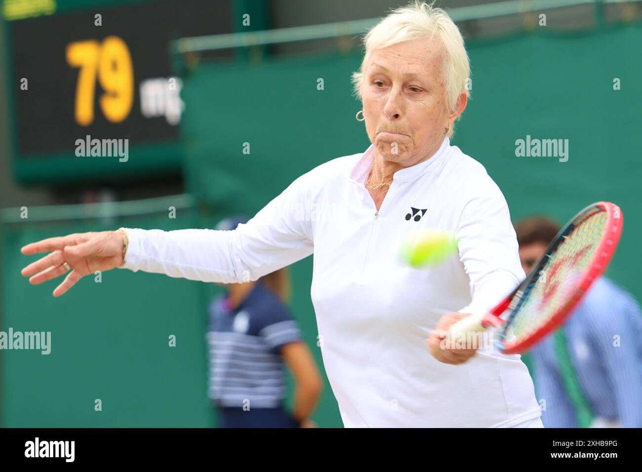 Martina Navratilova beim Wimbledon Invitation Mixed Doubles - Round Round Round Robin Event bei den Wimbledon Championships 2024. Stockfoto