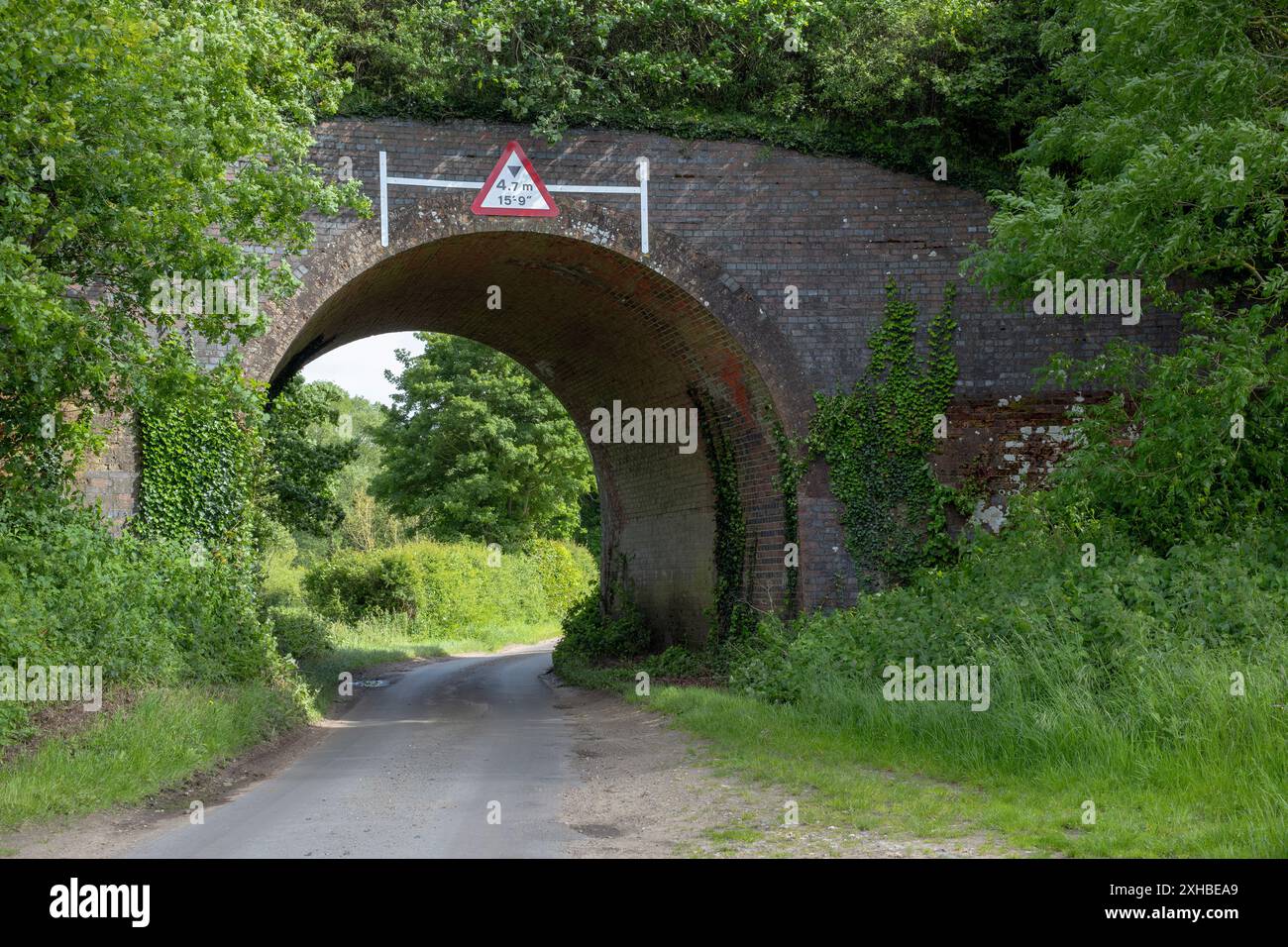 Die alte Midland- und Great Northern Joint-Eisenbahnstrecke über die Brücke bei Hunworth, Norfolk, Großbritannien Stockfoto