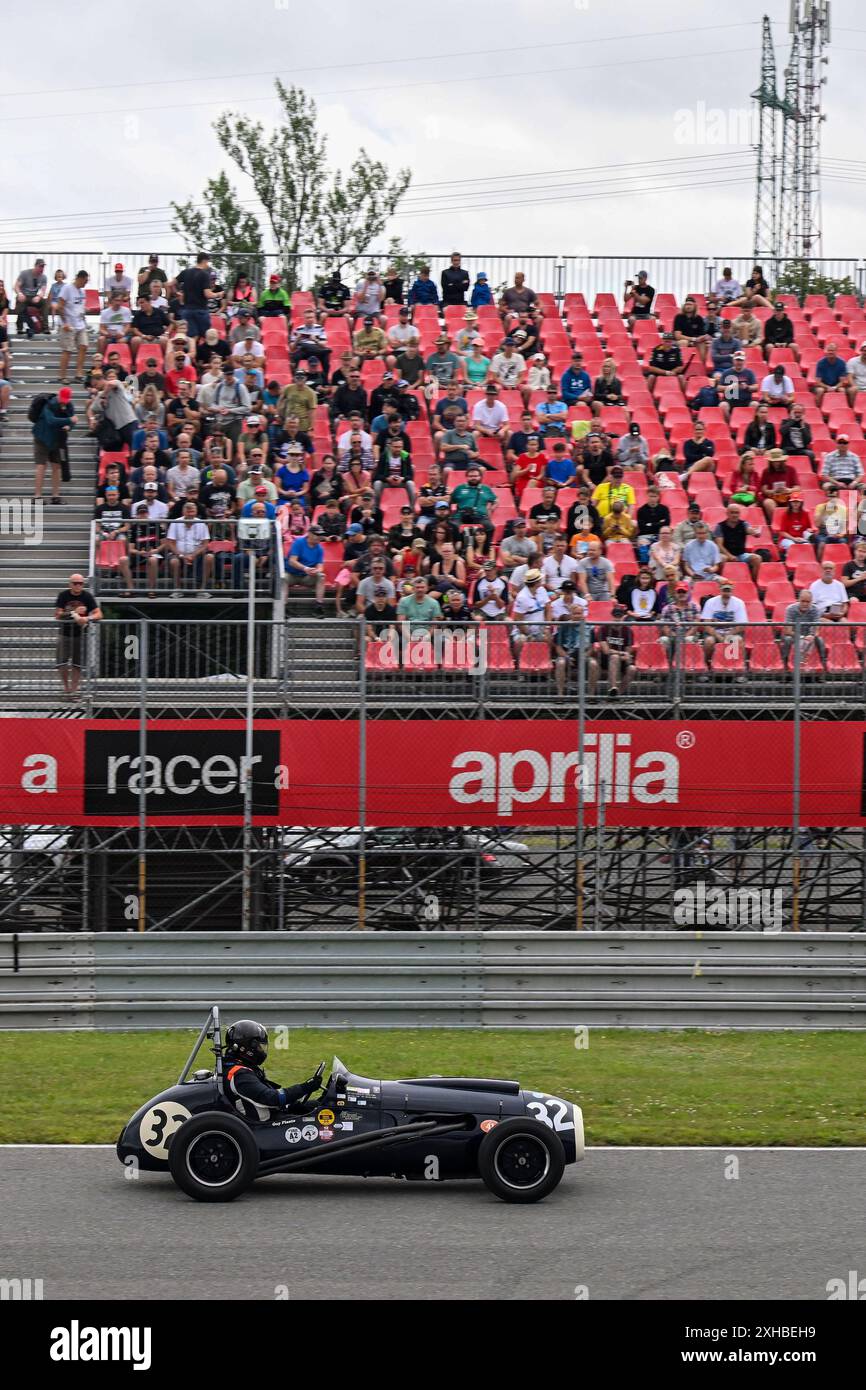 Brünn, Tschechische Republik. Juli 2024. Das Brno Grand Prix Revival, ein Oldtimer-Rennwochenende, begann mit Ausstellungs- und Qualifikationsläufen auf dem Masaryk Circuit in Brünn, Tschechien, am Samstag, den 13. Juli 2024. Quelle: Vaclav Salek/CTK Photo/Alamy Live News Stockfoto