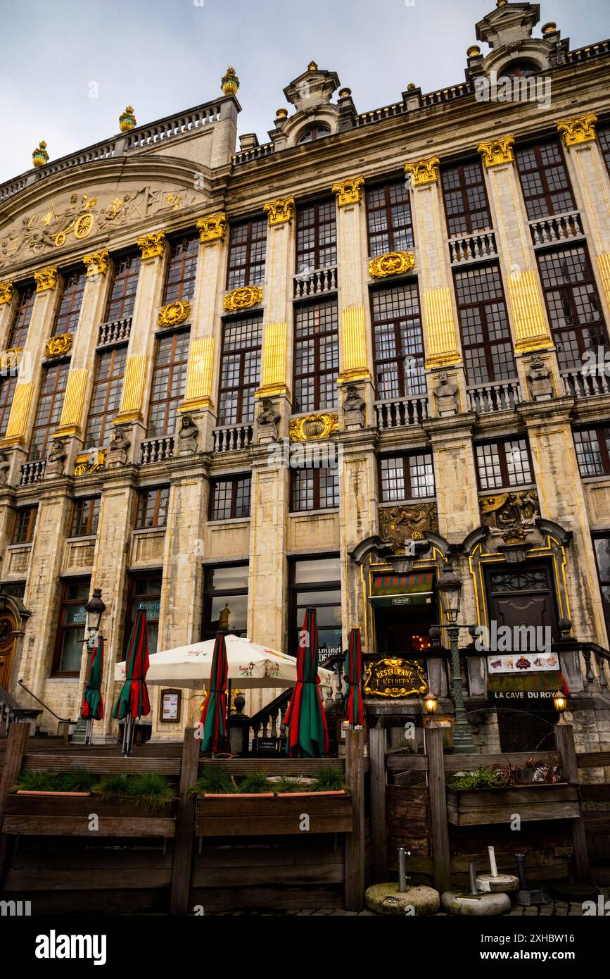 Tympanon des Hauses der Herzöge von Brabant auf dem Grand-Place in Brüssel, Belgien. Stockfoto