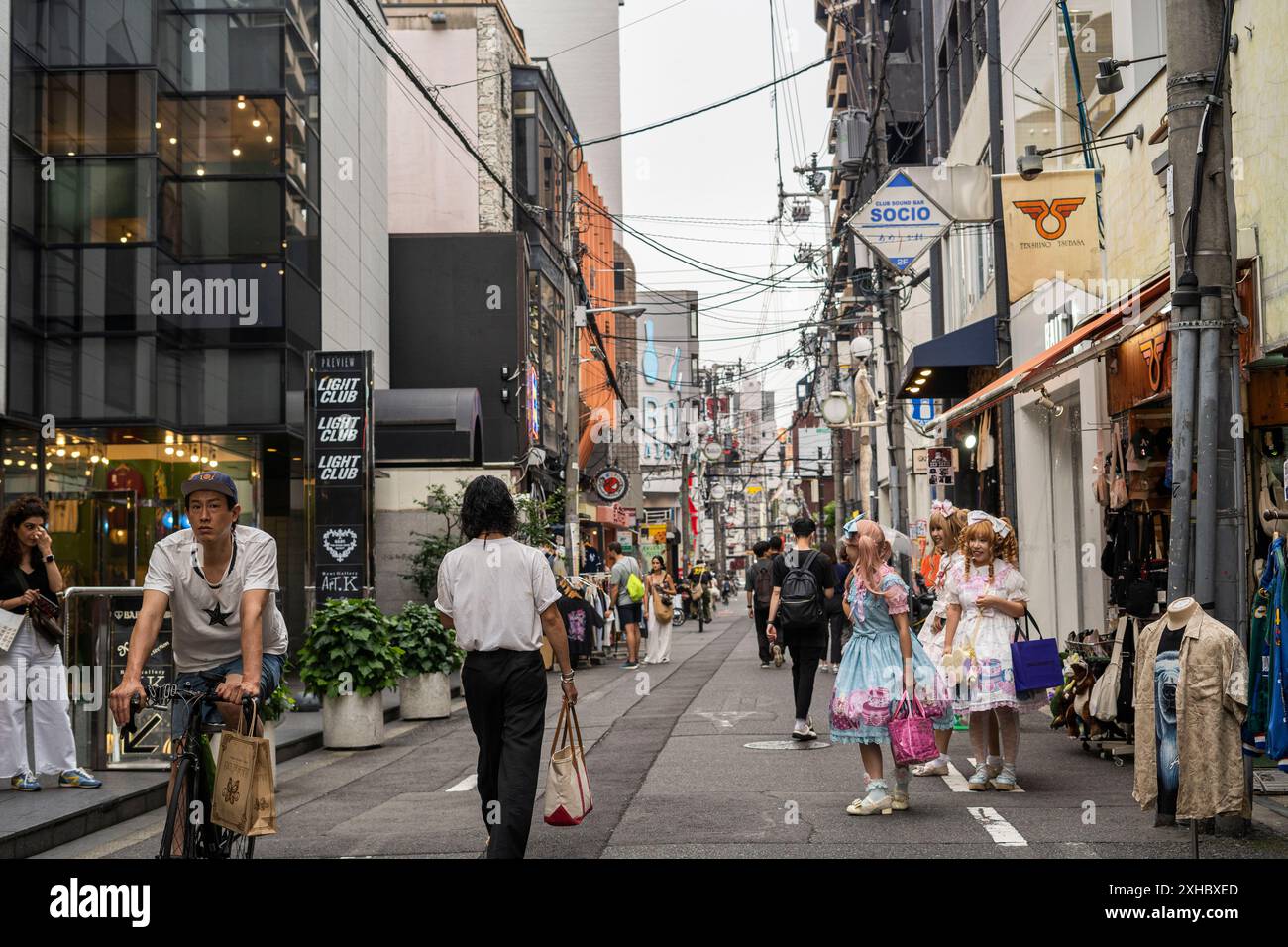 Shinsaibashi ist ein Stadtteil im Chūō-ku-Bezirk von Osaka, Japan und das wichtigste Einkaufsviertel der Stadt. Stockfoto