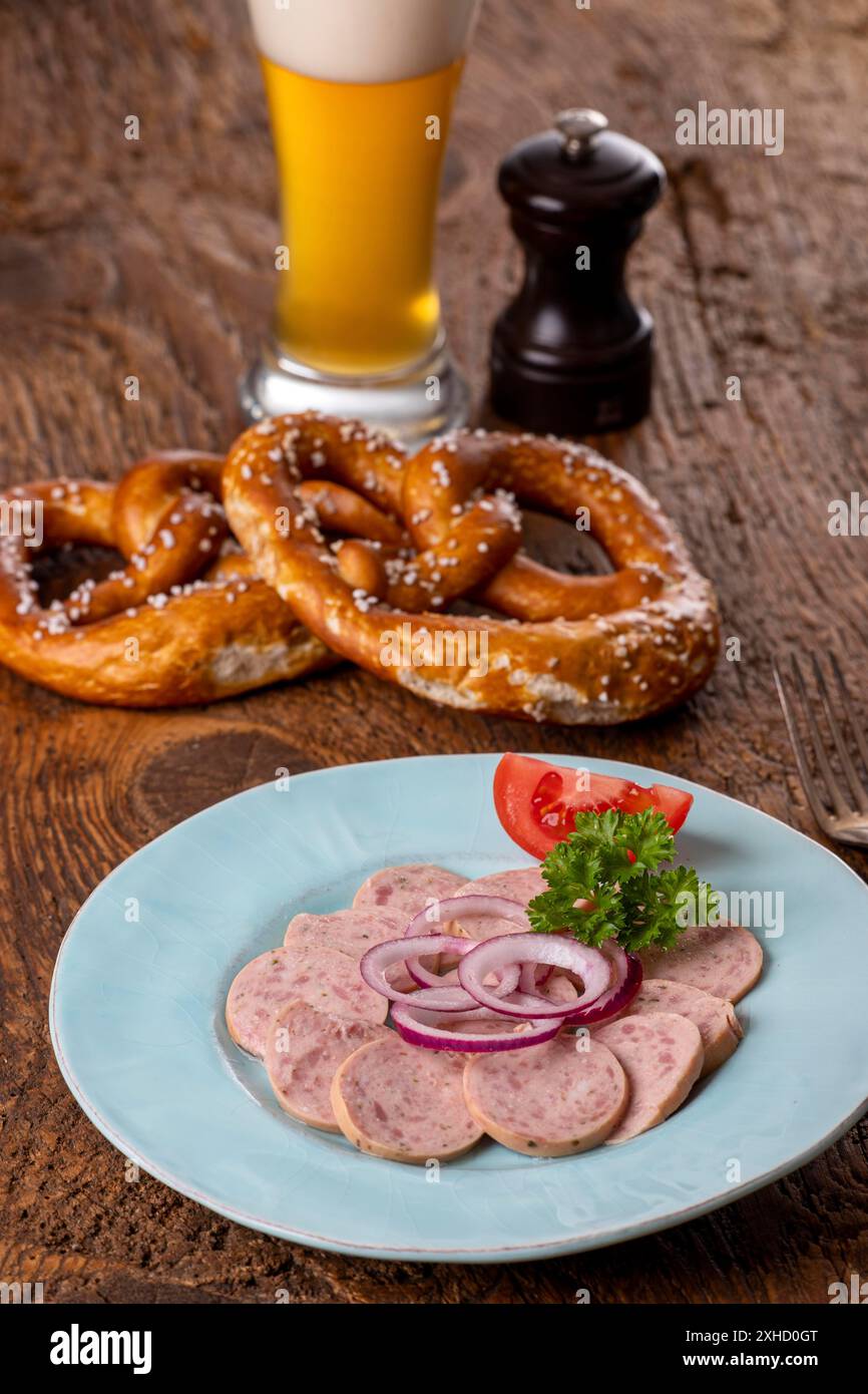 Salat mit Brezeln Stockfoto