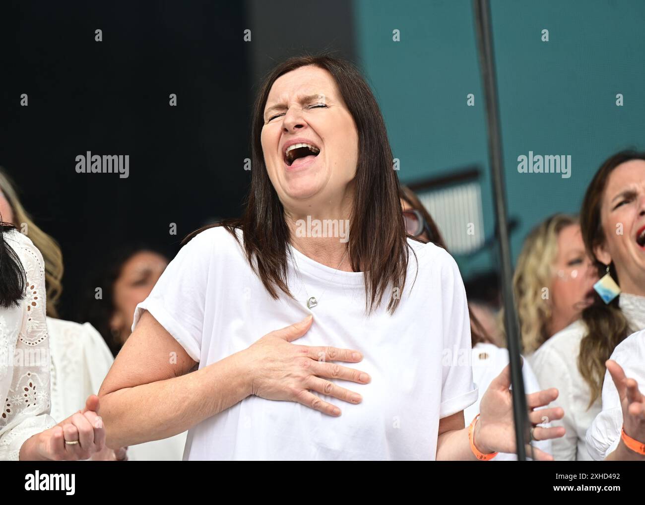 LONDON, ENGLAND - 13. JULI 2024: R Voices Chor tritt am 13. Juli 2024 beim Kaleidoscope Festival 2024 im Alexandra Palace Park auf. (Quelle: Siehe Li/Picture Capital/Alamy Live News Stockfoto