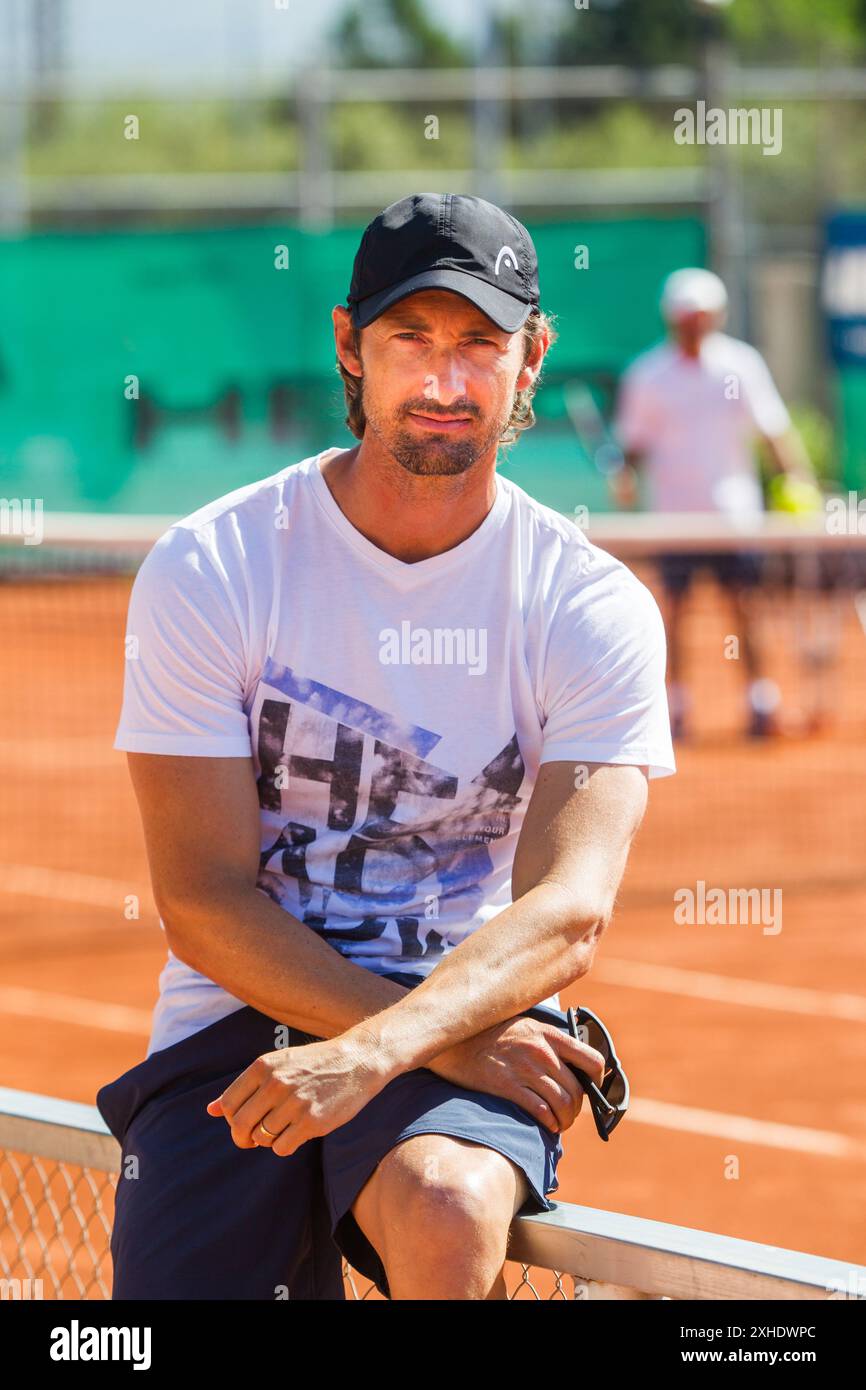 Porträt des ehemaligen Tennisspielers Juan Carlos Ferrero, der in acht Wochen 2003 die Nummer eins der ATP war und derzeit Trainer von Carlos Alcaraz war Stockfoto