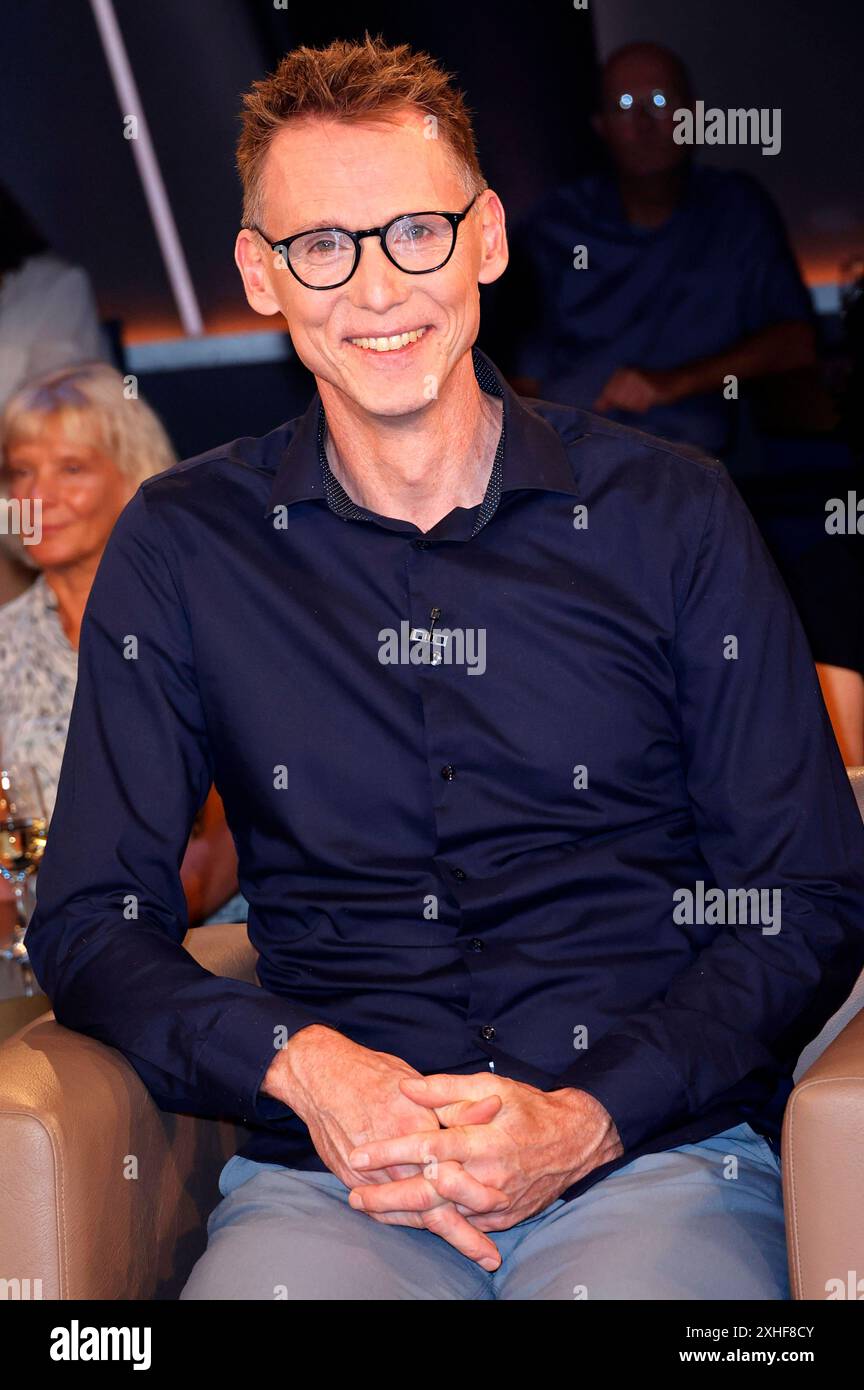 Frank Busemann bei der Aufzeichnung der NDR Talk Show im NDR Fernsehstudio Lokstedt. Hamburg, 12.07.2024 *** Frank Busemann bei der Aufnahme der NDR Talk Show im NDR-Fernsehstudio Lokstedt Hamburg, 12 07 2024 Foto:xH.xHartmannx/xFuturexImagex ndr talk1207 4791 Stockfoto