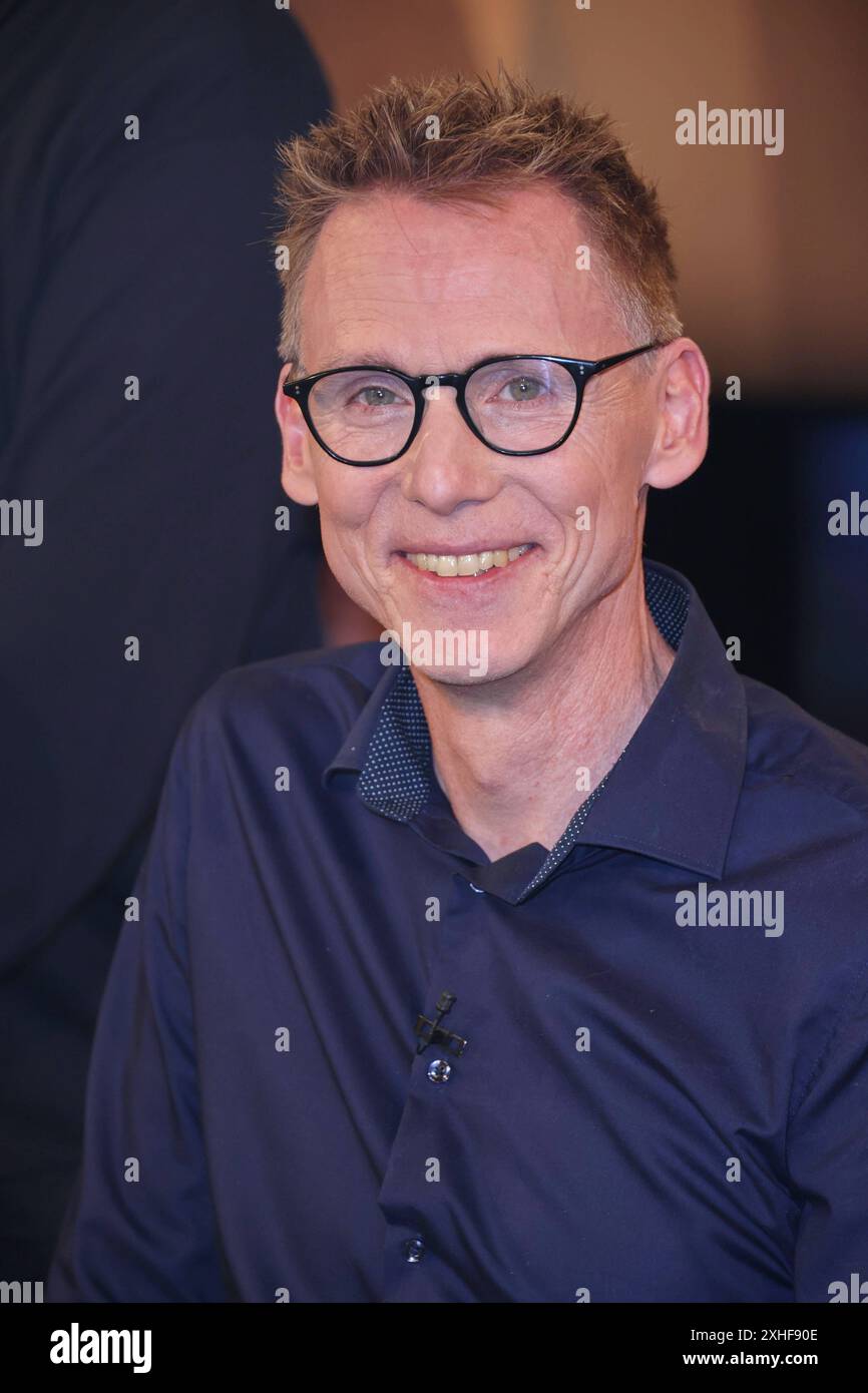 NDR TALKSHOW 12.07.2024 Frank Busemann, NDR Talkshow aus dem Studio Lokstedt, Hamburg, 12.07.2024 *** NDR TALKSHOW 12 07 2024 Frank Busemann, NDR TALKSHOW aus dem Studio Lokstedt, Hamburg, 12 07 2024 Copyright: XEventpressxMPx Stockfoto