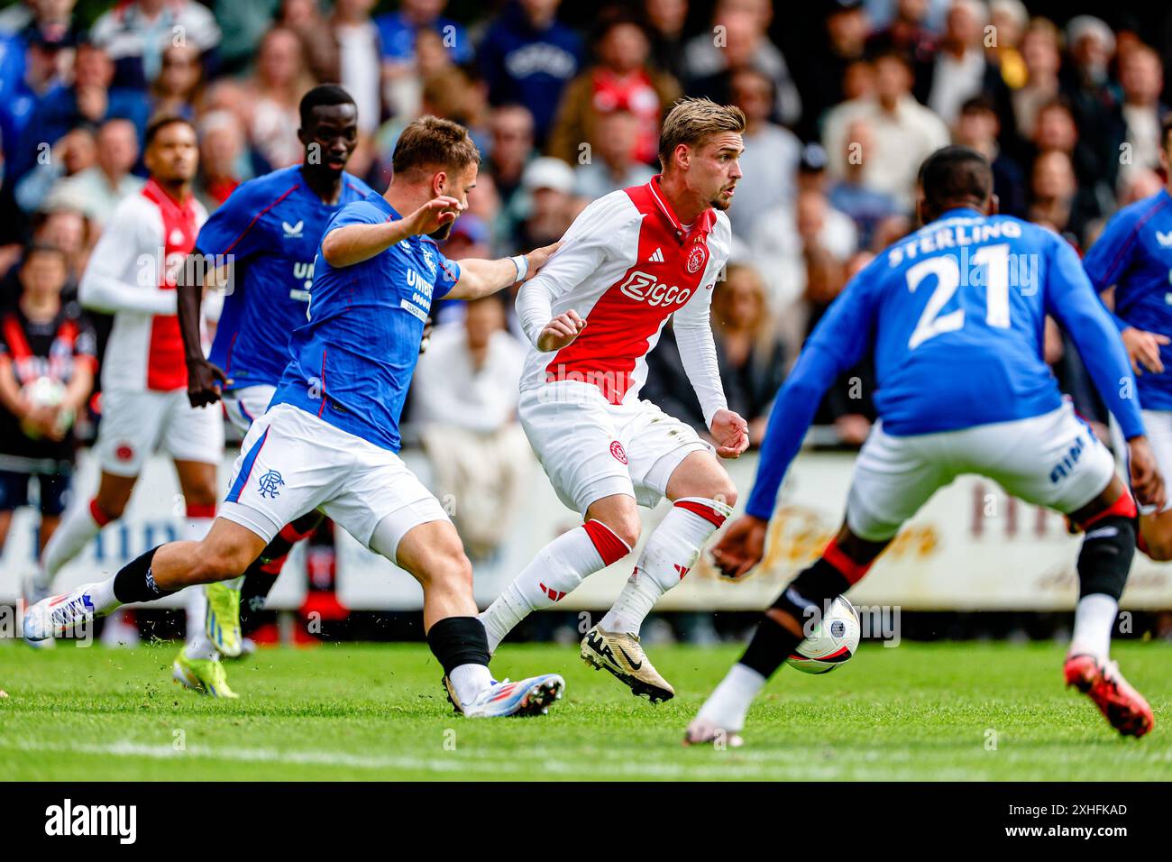 Wezep, Niederlande. Juli 2024. WEZEP, 13-07-2024, Sportpark Mulderssingel, Fußball, Friendly, Saison 2024/2025, während des Spiels Ajax - Rangers FC, Ajax Spieler Kenneth Taylor Credit: Pro Shots/Alamy Live News Stockfoto