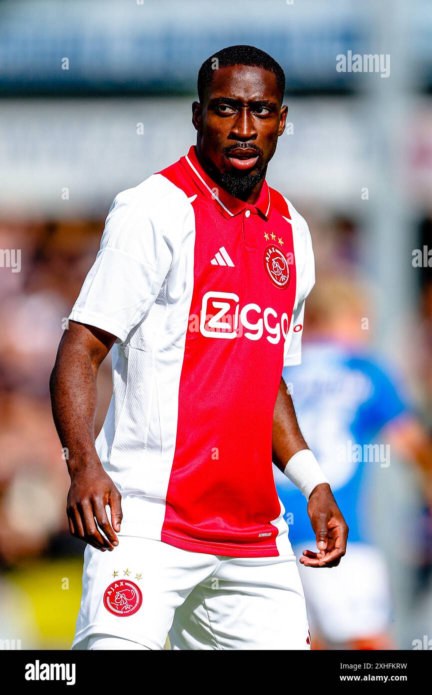 Wezep, Niederlande. Juli 2024. WEZEP, 13-07-2024, Sportpark Mulderssingel, Fußball, Friendly, Saison 2024/2025, während des Spiels Ajax - Rangers FC, Ajax Spieler Carlos Forbs Credit: Pro Shots/Alamy Live News Stockfoto