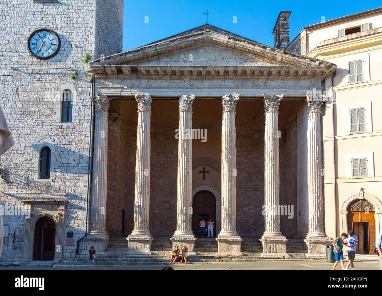 Assisi, Provinz Perugia, Italien, Tempio di Minerva (Tempel der Minerva) an der Piazza del Comune, nur Editorial. Stockfoto