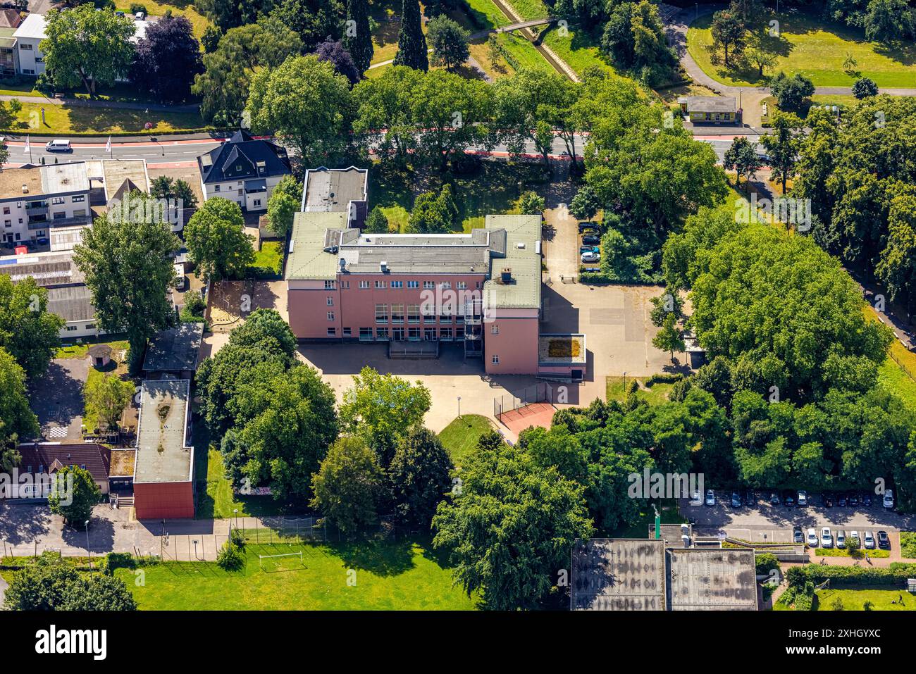 Luftbild, Jahnschule mit rosa Hausfassade, Stadtbezirk Herringen, Hamm, Ruhrgebiet, Nordrhein-Westfalen, Deutschland ACHTUNGxMINDESTHONORARx60xEURO *** Luftansicht, Jahnschule mit rosa Hausfassade, Bezirk Herringen, Hamm, Ruhrgebiet, Nordrhein-Westfalen, Deutschland ATTENTIONxMINDESTHONORARx60xEURO Stockfoto