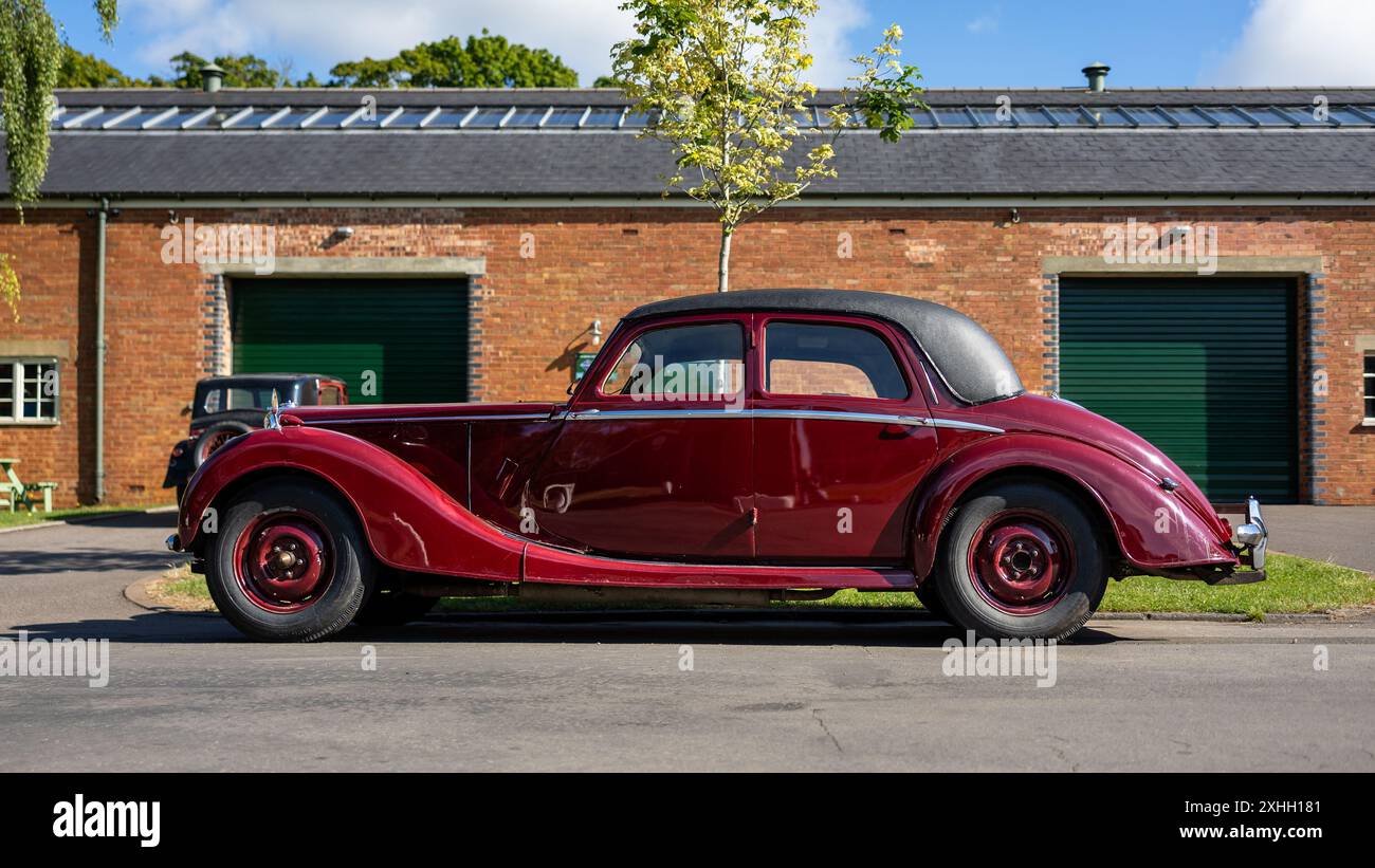 1953 Riley RMB, ausgestellt auf der Euro’s Assembly, die am 14. Juli 2024 in Bicester Heritage stattfand. Stockfoto