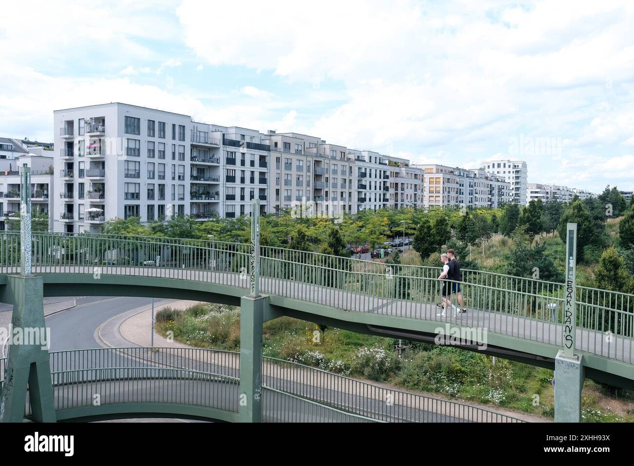 Düsseldorf 14.07.2024 Wohnungen Wohnungsnot Mietswohnung Mieten Mietpreis sozialer Wohnungsbau Immobilien Wohnraummangel Wohnung Baustelle Neubau Mehrfamilienhaus Mietshaus Miete Mietspiegel Mietpreisspiegel Immobilie Wohnungsmangel Baustau Wohnimmobilie Wohnungsimmobilien Mietpreise Altbau Leerstand Baumaterial Baustoffe Ballungsgebiet bezahlbarer Wohnraum CO2-Preis CO2 Bundes-Klimaschutzgesetz Heizen Heizung Klimapaket Mieter Vermieter Mietpreisbremse Klimasteuer Energiewende Büro Büros Homeoffice Home-Office Konjunkturpaket Grundsteuerreform Grundsteuererklärung Wohngeld Wohnungsgeld Wohnun Stockfoto