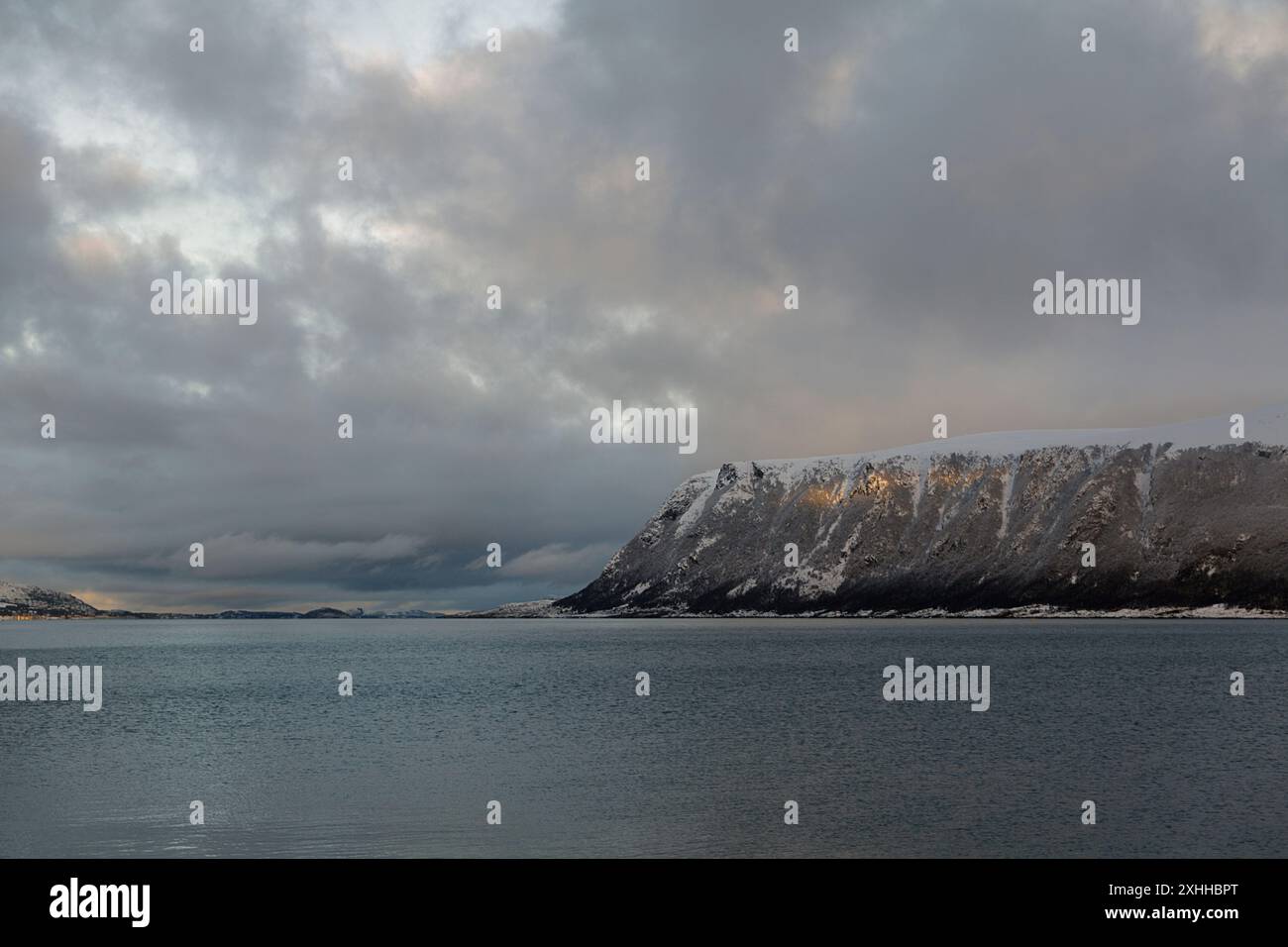 Fjorde von Westnorwegen außerhalb von Aalesund Stockfoto