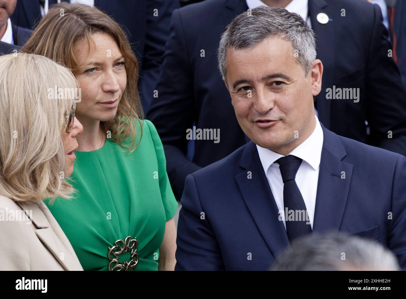 Paris, Frankreich. Juli 2024. Brigitte Macron, französischer Innenminister Gerald Darmanin und Ehefrau Rose Marie Devillers. Feierlichkeiten zum Bastille-Tag, dem französischen Nationalfeiertag am Sonntag, 14. Juli 2024, mit der Militärparade von der Avenue Foch in Anwesenheit des französischen Präsidenten Emmanuel Macron in Paris, Frankreich. Quelle: Bernard Menigault/Alamy Live News Stockfoto
