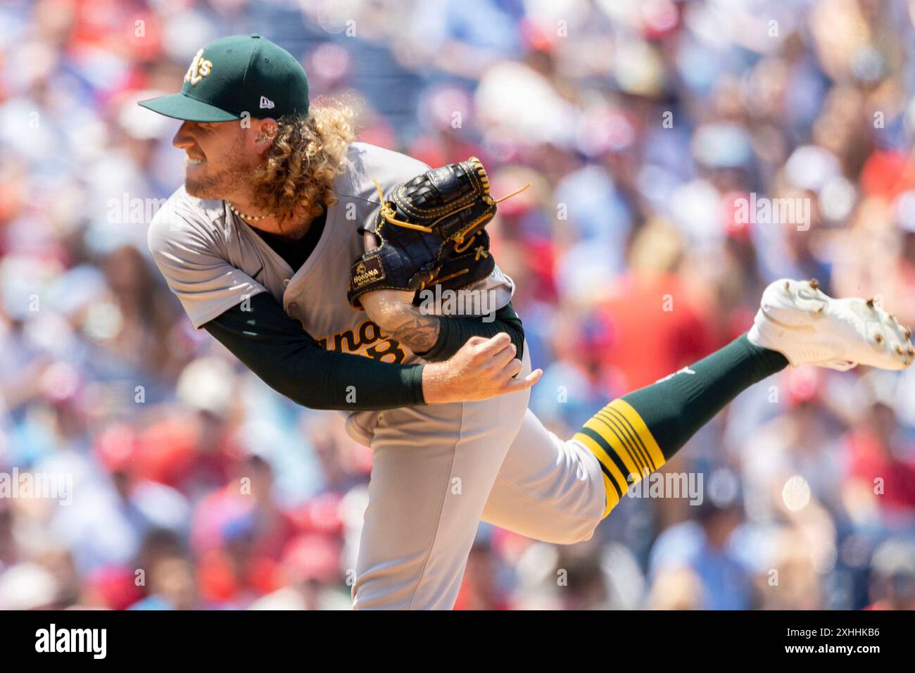 Philadelphia, Usa. Juli 2024. Oakland Athletics Pitcher Joey Estes (68) wirft während des ersten Inning eines MLB-Baseballspiels gegen die Philadelphia Phillies am Sonntag, den 14. Juli 2024, in Philadelphia. Foto: Laurence Kesterson/UPI Credit: UPI/Alamy Live News Stockfoto