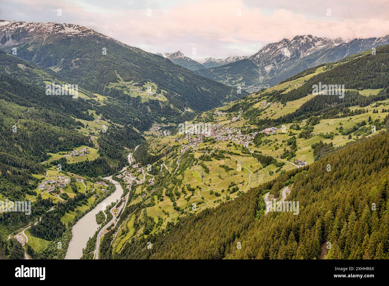 Malerischer Blick vom Naturpark Kaunergrat im Unterengadintal, Österreich Stockfoto