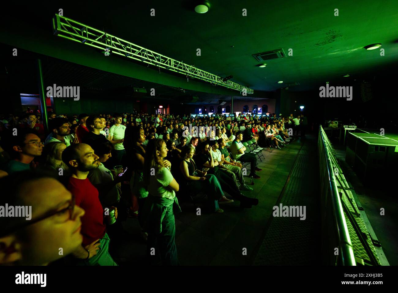 LONDON, VEREINIGTES KÖNIGREICH. 14. Juli 24. Die Fans beim Finale der Euro 2024 heute Abend. Bilder, die während des Euro 24 Final England vs Spanien aufgenommen wurden - 4TheFans Fan Park in Hackney im 4TheFans Fan Park in Hackney am Sonntag, den 14. Juli 2024. LONDON ENGLAND. Quelle: Taka G Wu/Alamy Live News für 4TheFans Fan Park in Hackney Stockfoto
