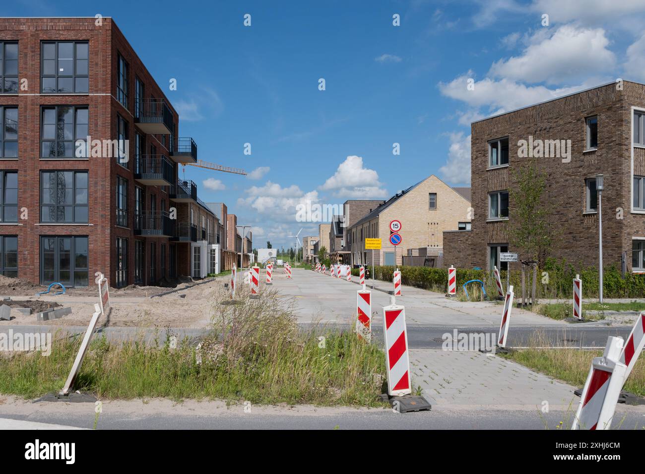 Gouda, Niederlande, 07.14.24 Newbuild Wohngebiet Westergouwe. Baustelle in Phasen abgeschlossen. Neue Gebäude helfen der Wohnungskrise Stockfoto