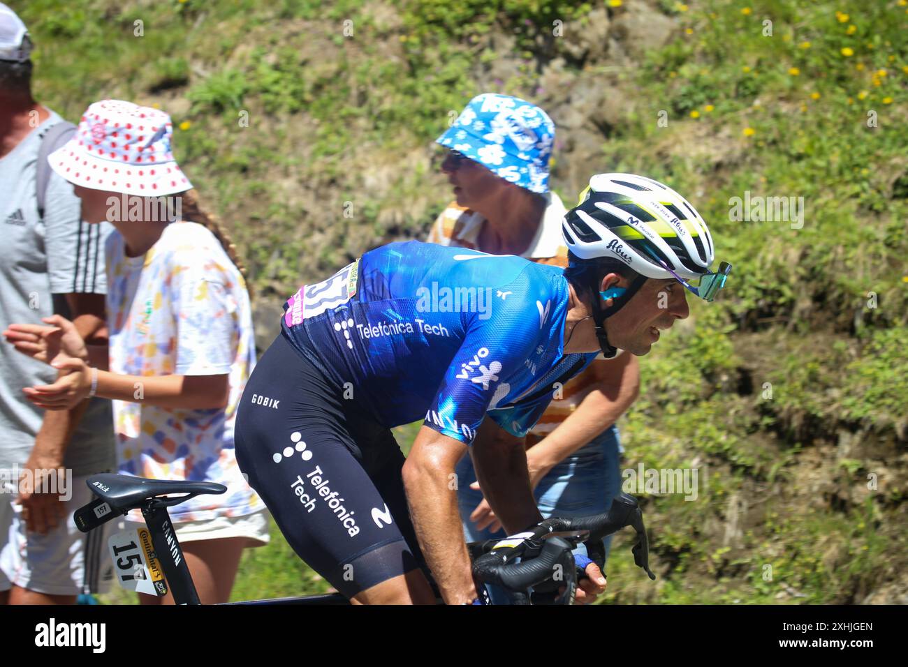 Boutx, Frankreich, 14. Juli 2024: Der Movistar Team Radfahrer Nelson Oliveira (157) während der 15. Etappe der Tour de France 2024 zwischen Loudenvielle und Plateau de Beille am 14. Juli 2024 in Boutx, Frankreich. Quelle: Alberto Brevers / Alamy Live News. Stockfoto