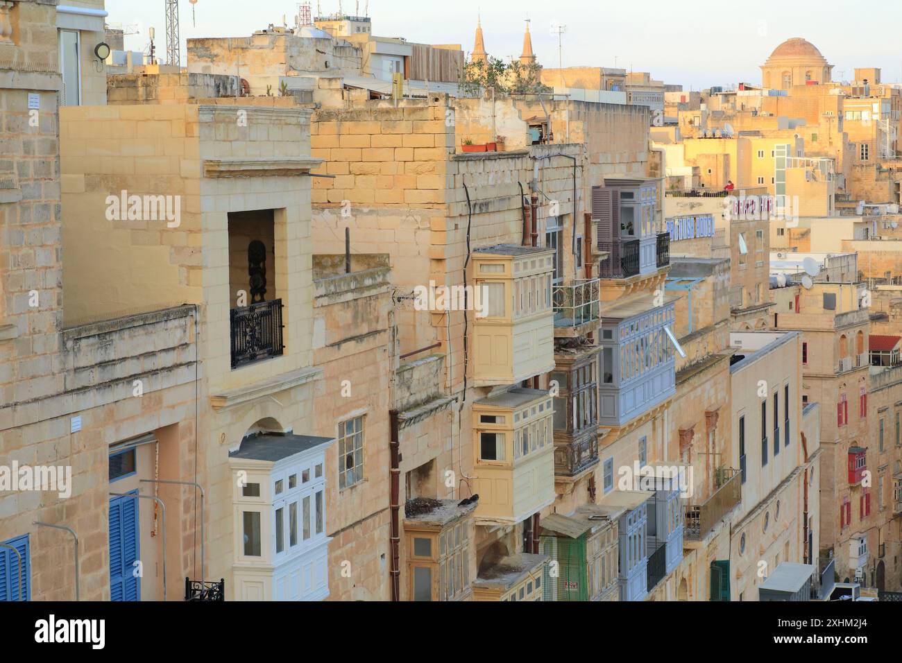 Malta, Valletta, Stadt, die von der UNESCO zum Weltkulturerbe erklärt wurde, Blick auf die Altstadt von den Upper Barrakka Gardens Stockfoto