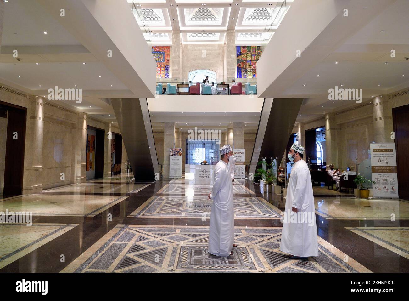 Sultanat Oman, Muscat, Viertel Shati Al Qurm, Opera Galleria, Royal Opera of Muscat luxuriöses Einkaufszentrum Stockfoto