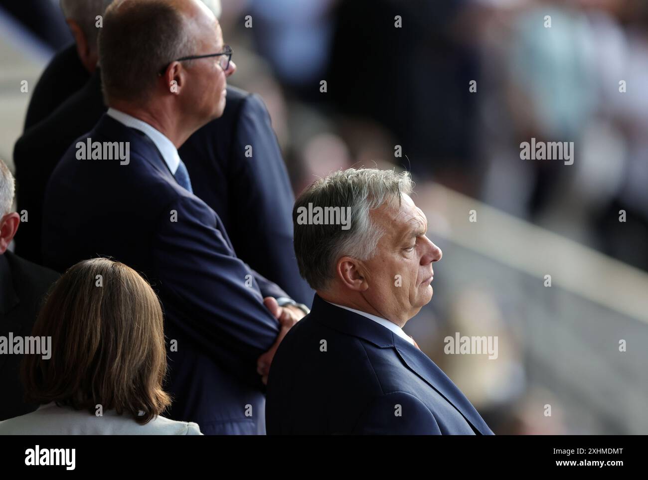 BERLIN, DEUTSCHLAND - 14. JULI: Friedrich Merz, Vorsitzender der CDU-Partei mit Viktor Orban, ungarischem Premierminister, während des Endspiels der UEFA EURO 2024 zwischen Spanien und England am 14. Juli 2024 im Olympiastadion in Berlin. © diebilderwelt / Alamy Stock Stockfoto