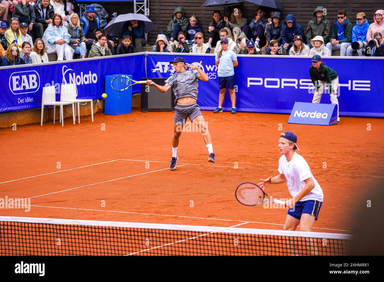 Båstad, ATP 250, Schweden, 07 15 2024, Leo Borg spielt die erste Doppel-Runde mit William Rejchtman Vinciguerra. Morgen wird Leo Borg die erste Runde der Singles gegen Rafael Nadal spielen, beide erhalten beim Turnier eine Wildcard. Leo BorgRafa Nadal spricht mit den Medien. Quelle: Daniel Bengtsson/Alamy Live News Stockfoto