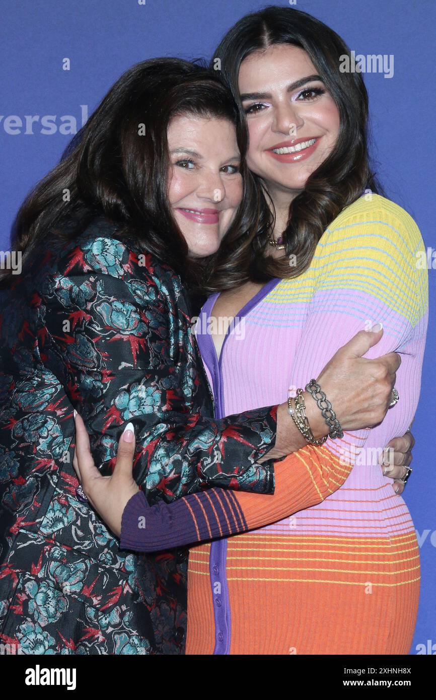 LOS ANGELES - 14. JUL: Ann Serrano Lopez, Mayan Lopez bei der NBCUniversal TCA Press Tour im Langham Hotel am 14. Juli 2024 in Pasadena, CA Stockfoto