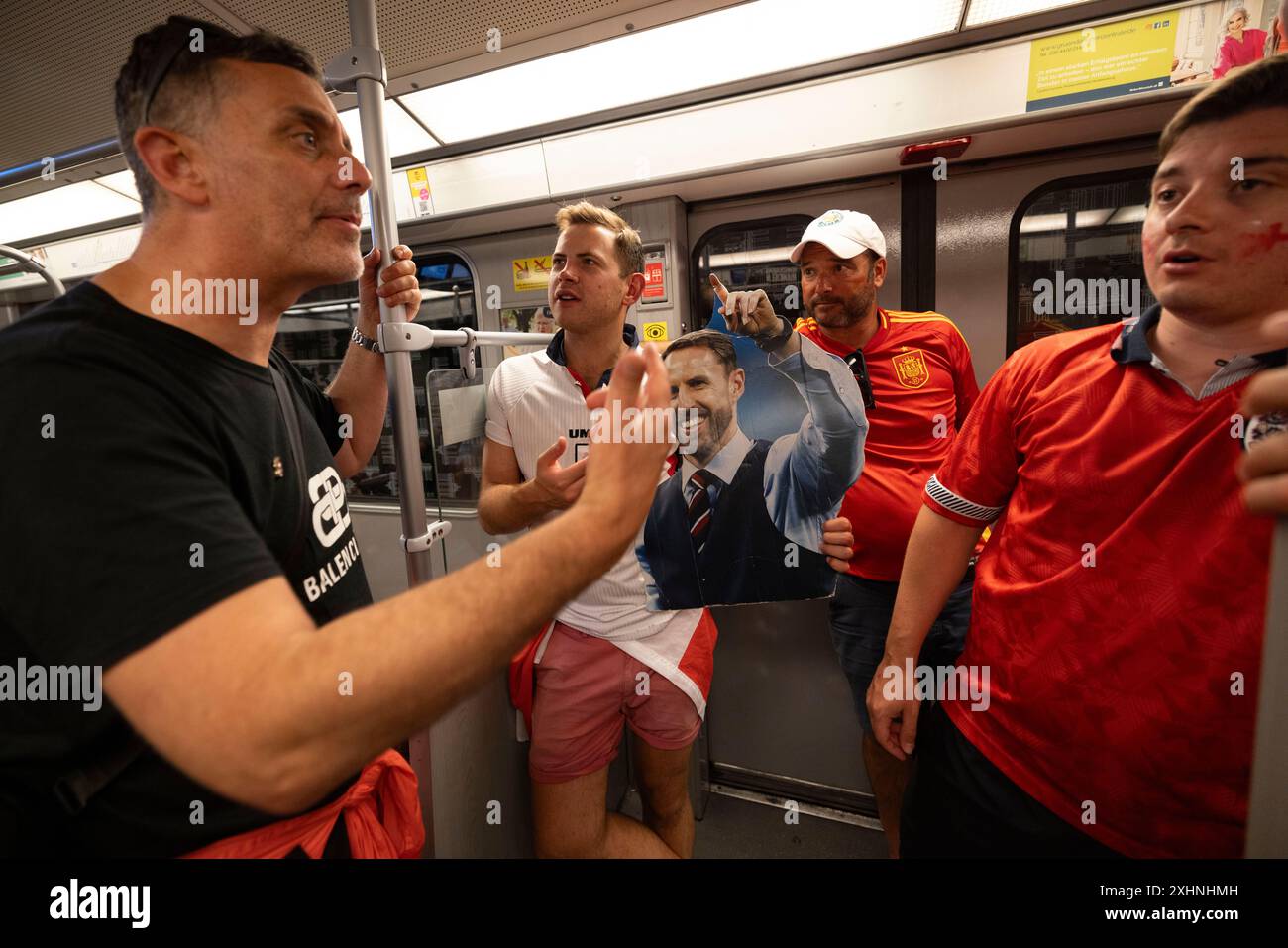 Traurige england-Fans verlassen berlin Stockfoto