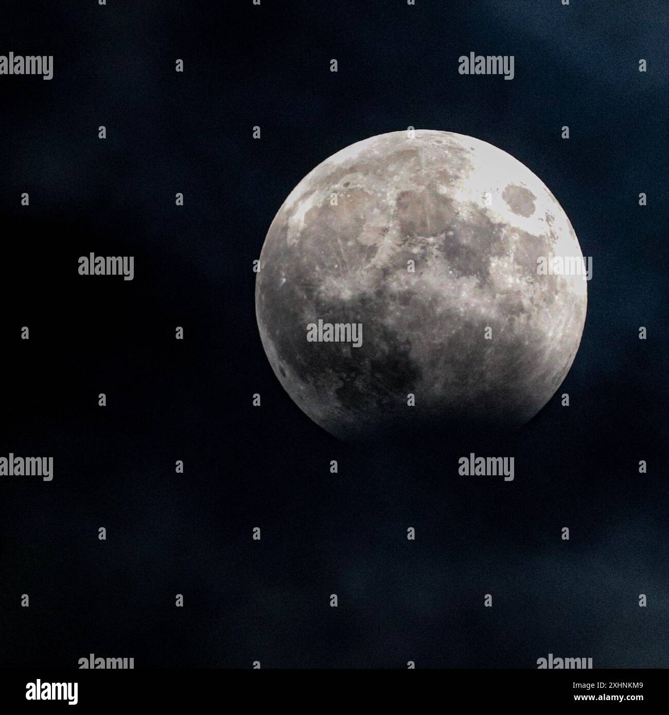 Partielle Mondfinsternis - Mond Stockfoto