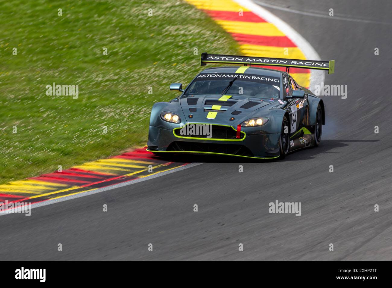 Franchorchamps, Belgien, 29. Juni 2024, #94 Janos Santa (HU) - Aston Martin V12 Vantage GT3/2012 während des 2024 CrowdStrike Spa 24 Stunden, hundertjähriges Jubiläum Stockfoto