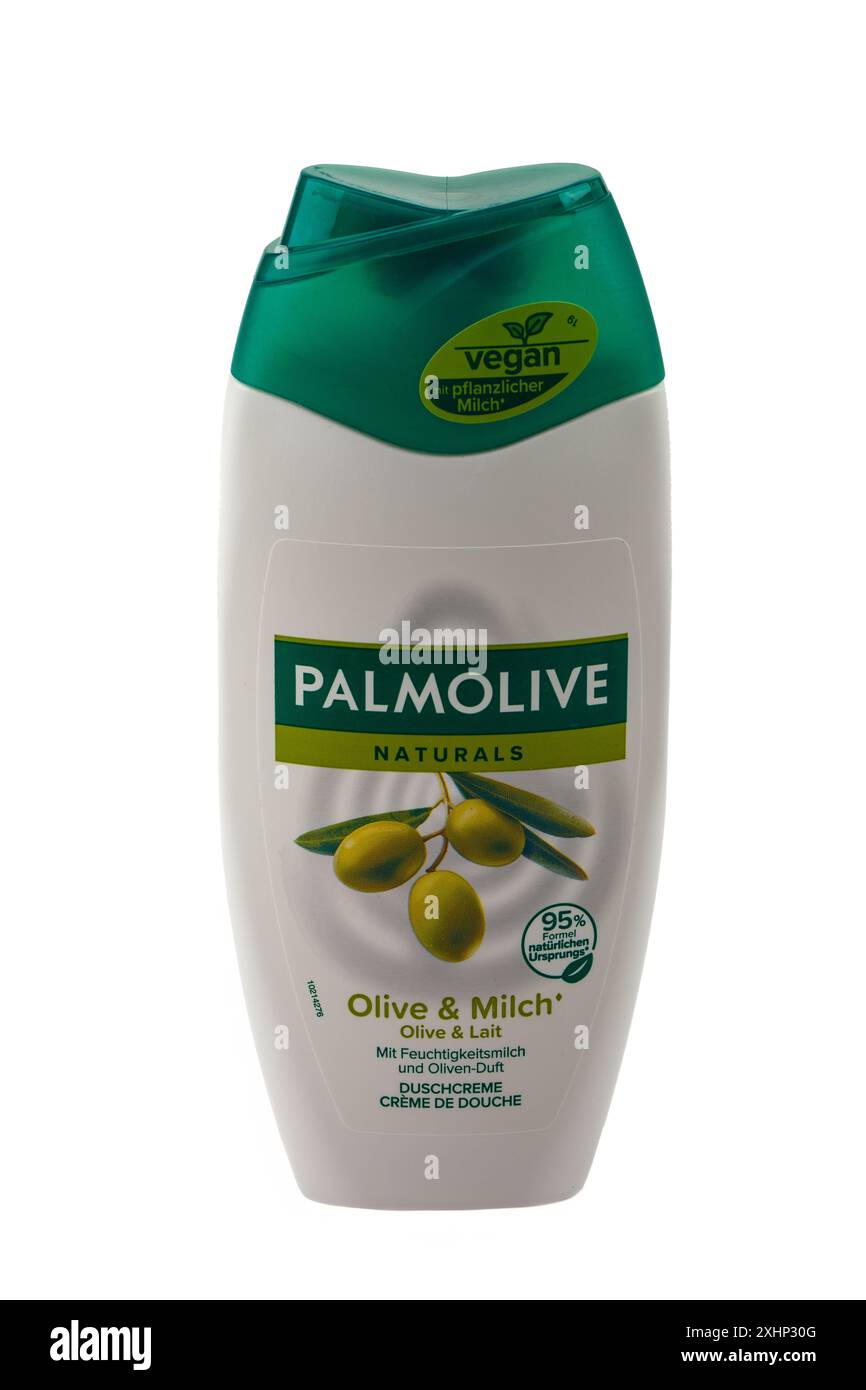 HUETTENBERG, DEUTSCHLAND - 18. MÄRZ 2024: Produkt der Marke PALMOLIVE Duschgel Flasche auf weißem Hintergrund. Stockfoto HUETTENBERG, DEUTSCHLAND - 18. MÄRZ 2024: Produkt der Marke PALMOLIVE Duschgel Flasche auf weißem Hintergrund. Stockfoto