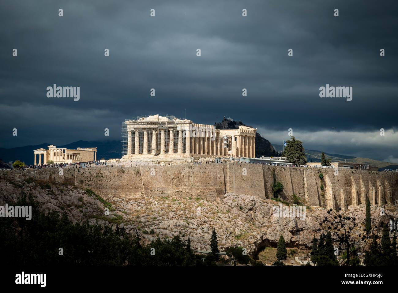Parthenon, ein ehemaliger Tempel der Göttin Athena, galt als dauerhaftes Symbol des antiken Griechenlands, der Demokratie und der westlichen Zivilisation, ACR Stockfoto