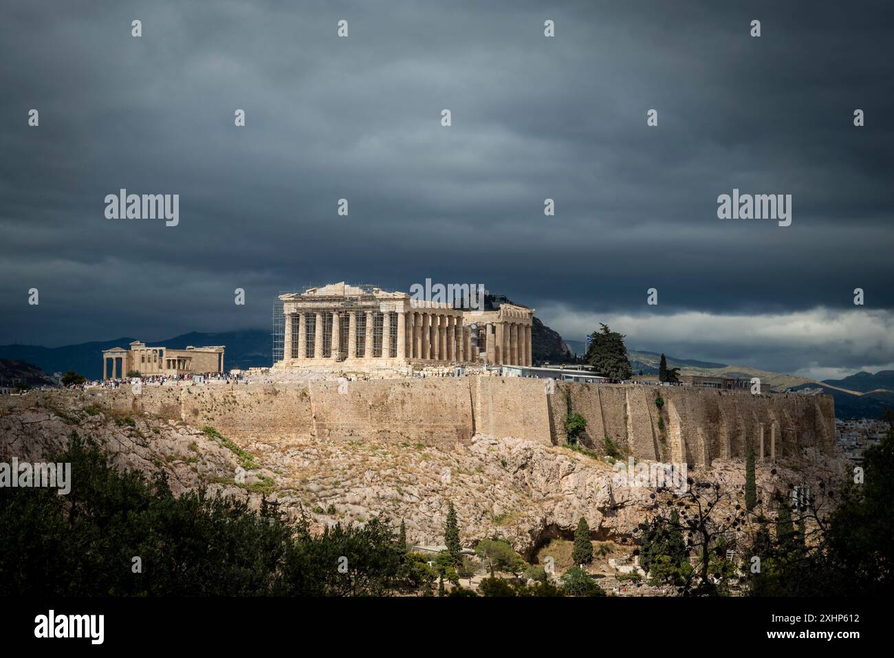 Parthenon, ein ehemaliger Tempel der Göttin Athena, galt als dauerhaftes Symbol des antiken Griechenlands, der Demokratie und der westlichen Zivilisation, ACR Stockfoto